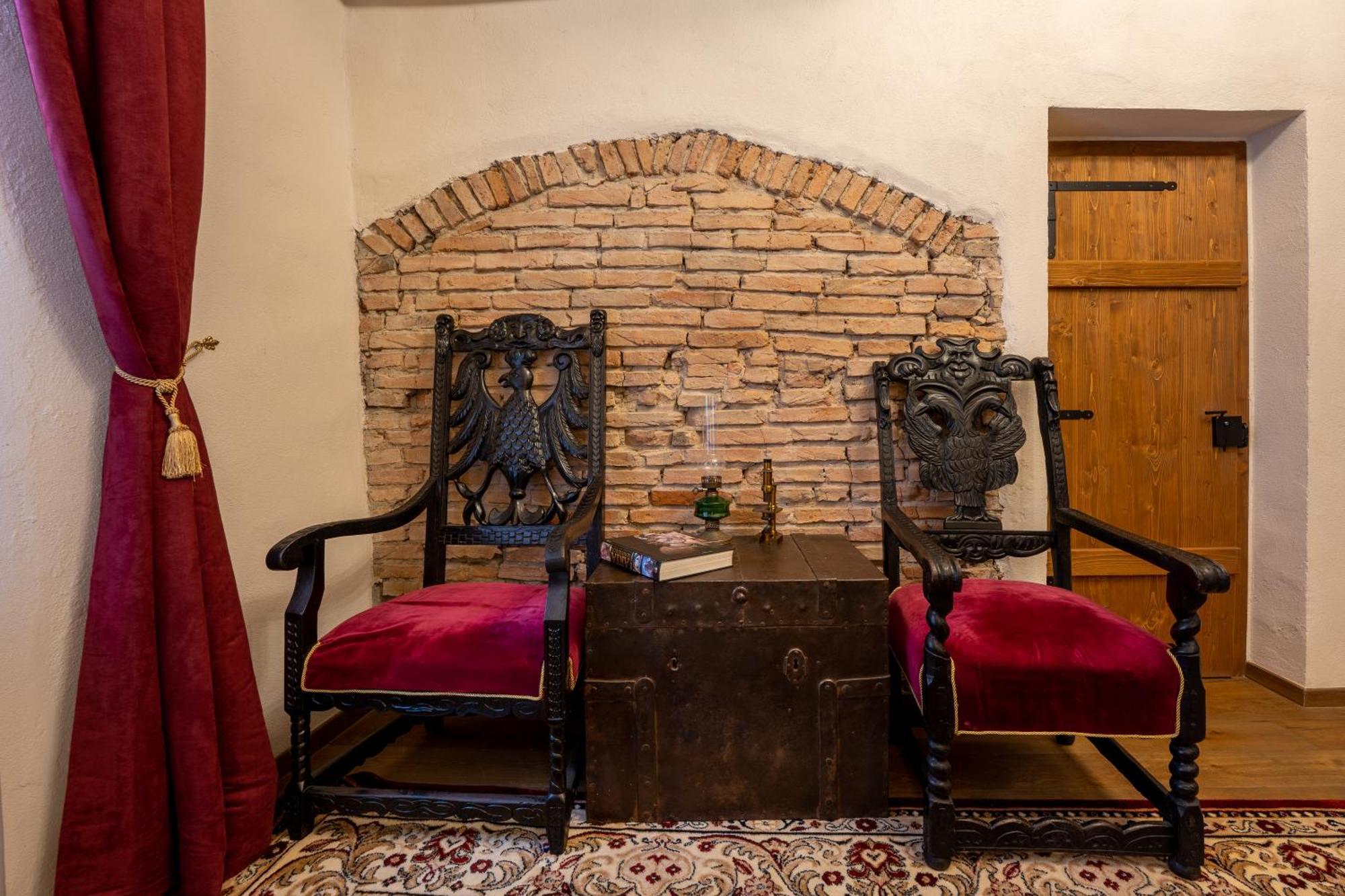 The Throne - M Museum Hotel Sighişoara Exteriér fotografie