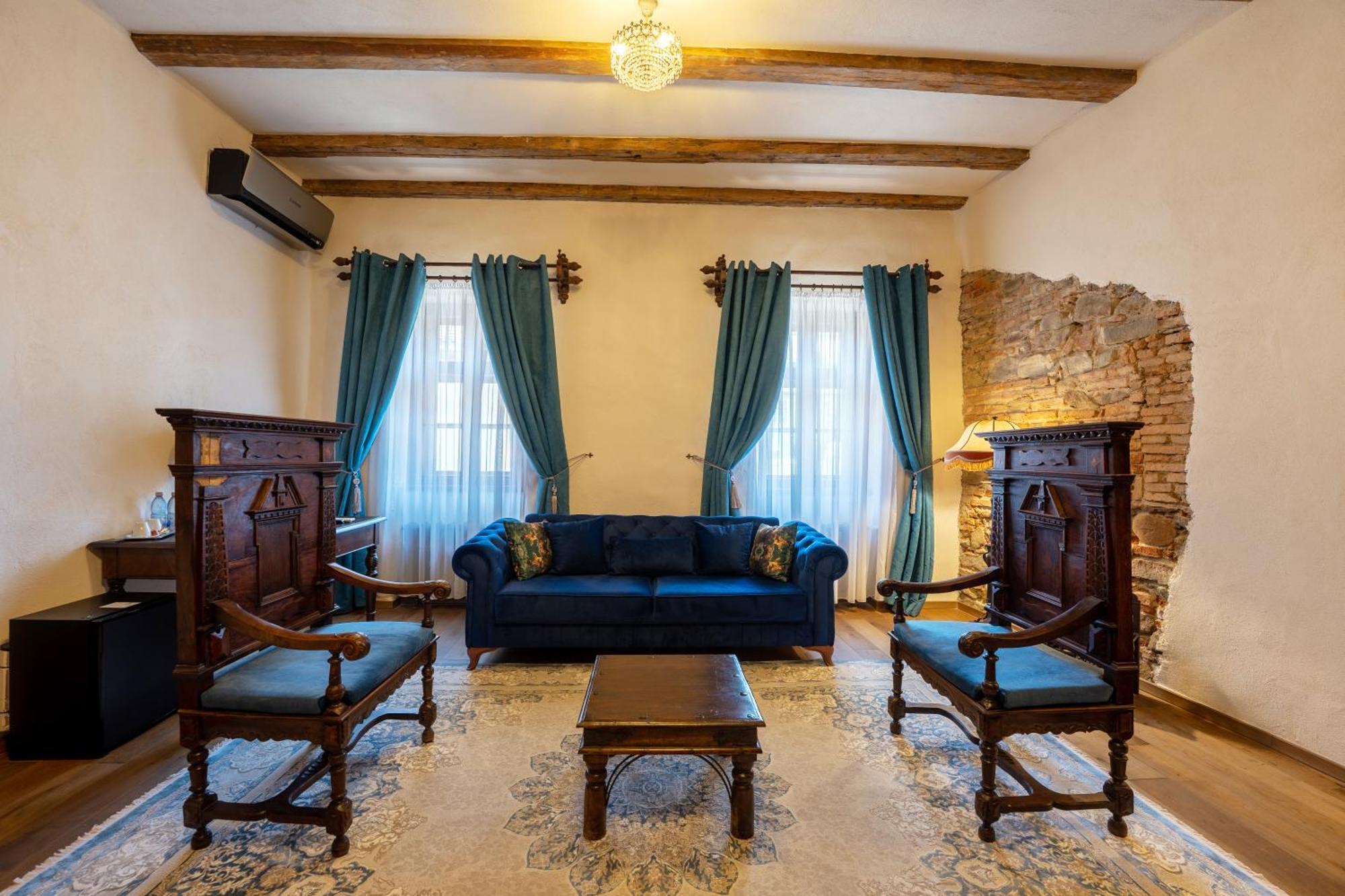 The Throne - M Museum Hotel Sighişoara Exteriér fotografie