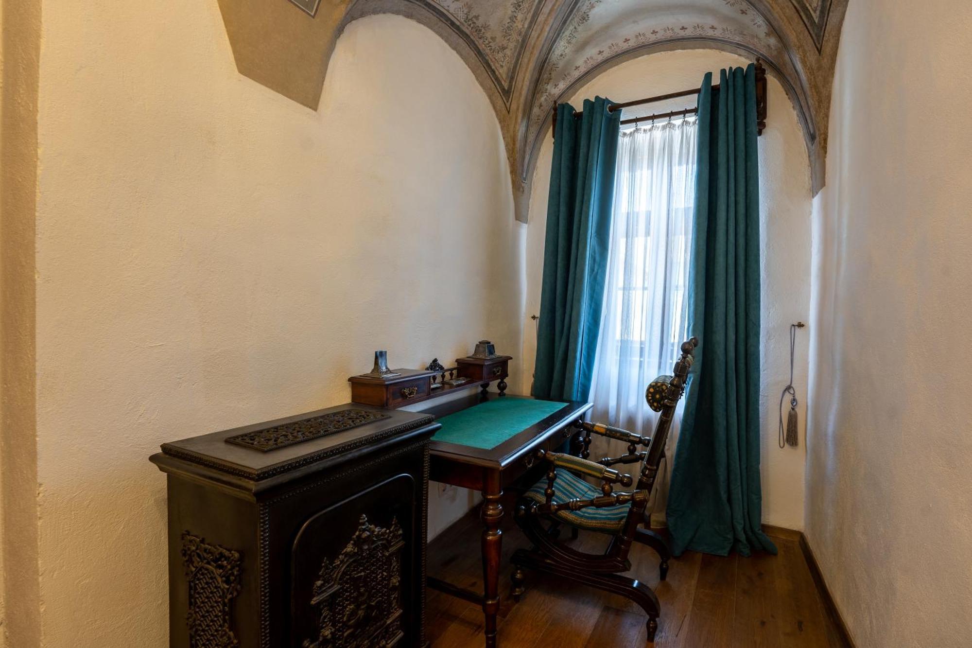 The Throne - M Museum Hotel Sighişoara Exteriér fotografie
