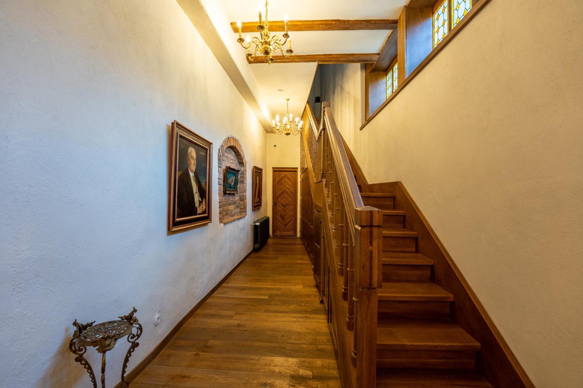 The Throne - M Museum Hotel Sighişoara Exteriér fotografie
