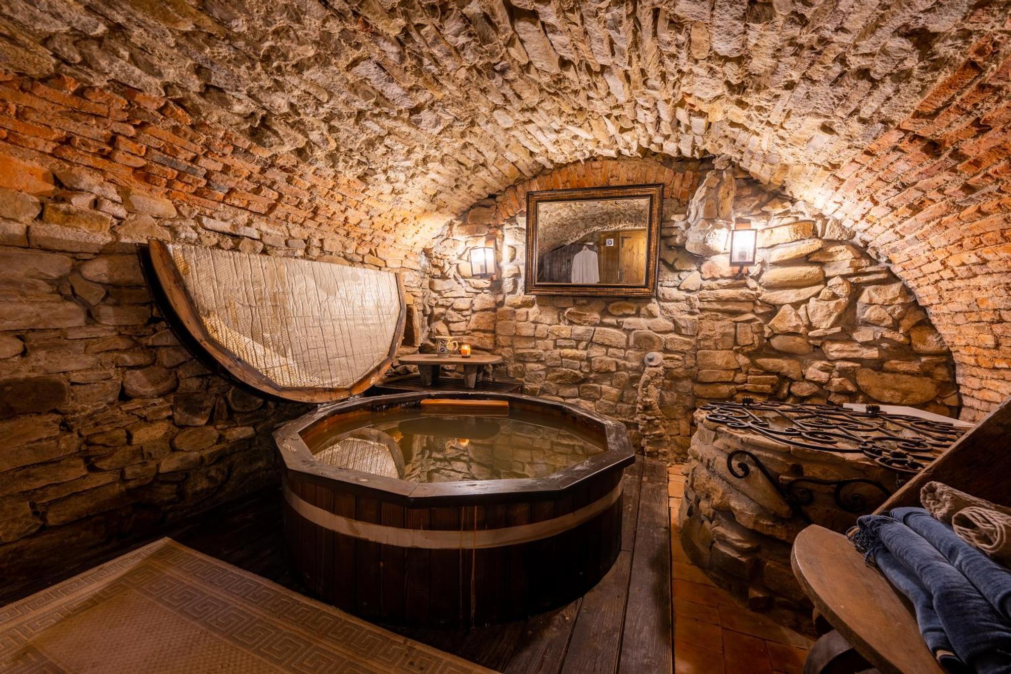 The Throne - M Museum Hotel Sighişoara Exteriér fotografie